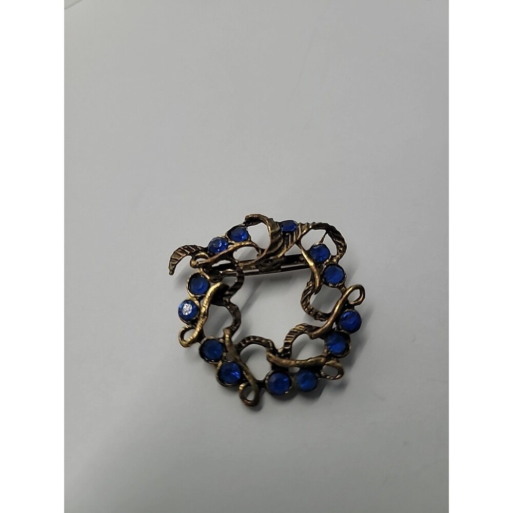 Vintage Blue Rhinestone Wreath Brooch Gold‎ Tone Swirl Circle Pin Jewelry